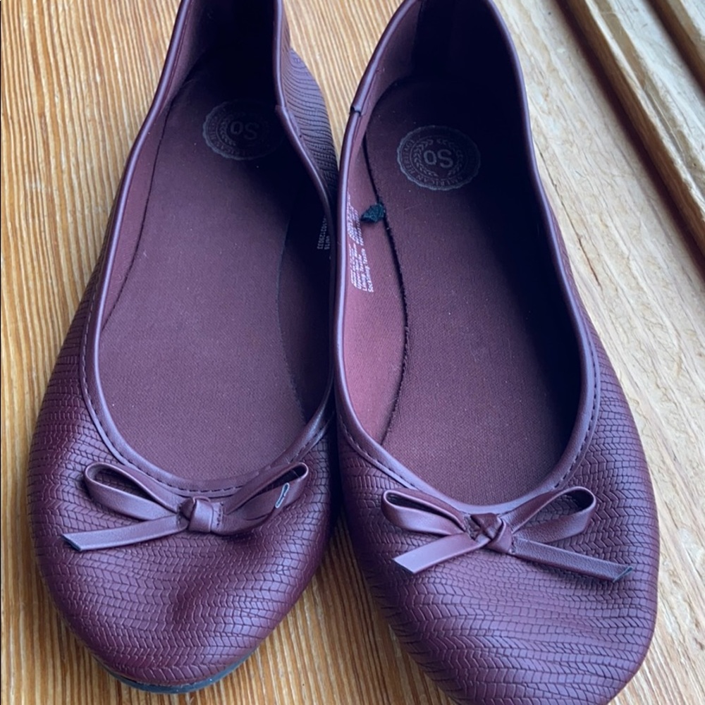 Burgundy colored SO flats
